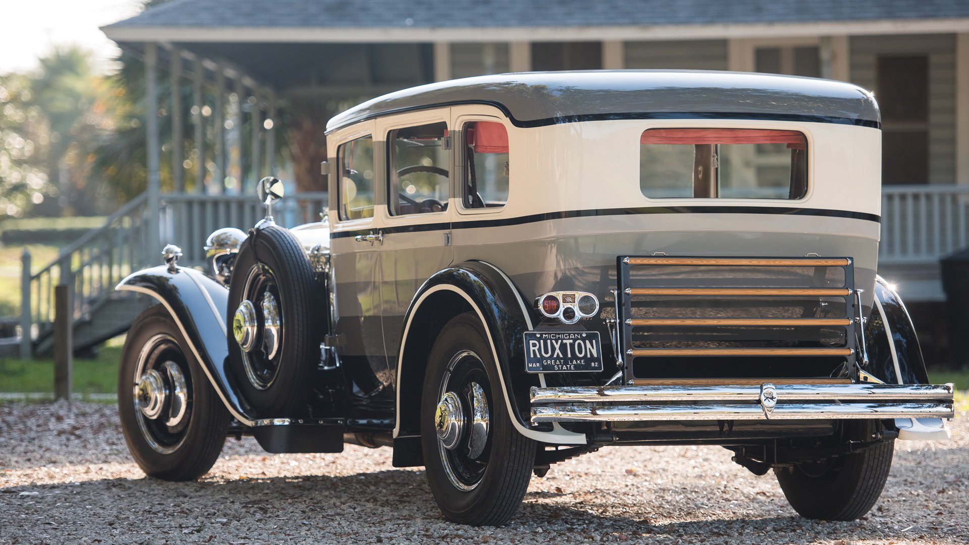 传统皮划艇竞技展，水上技术的精彩比拼，皮划艇视频比赛